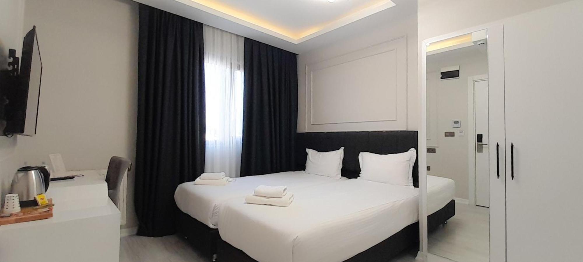 Taksim Leon'S Hotel Истанбул Екстериор снимка